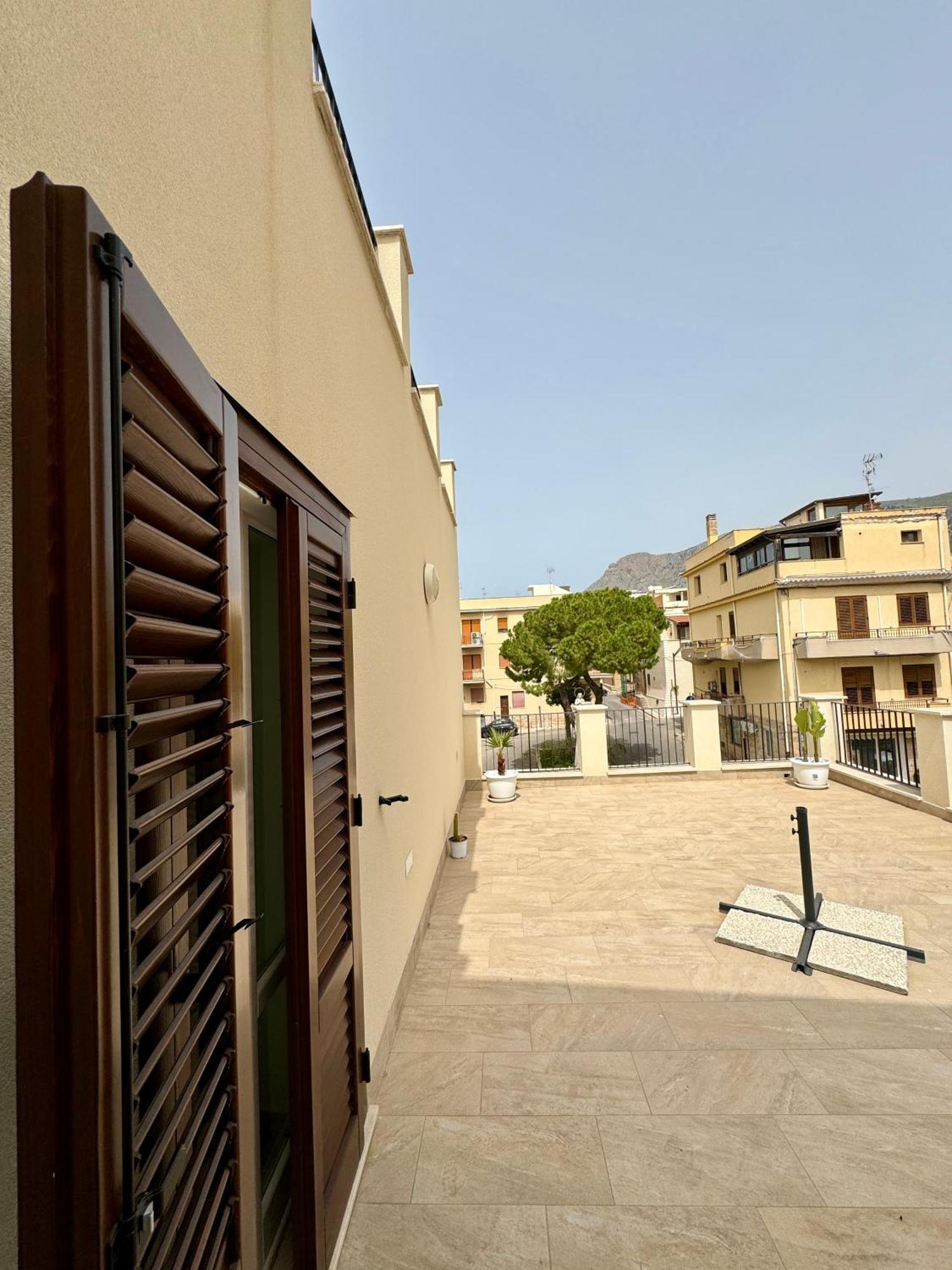 Terrasini Center Apartments Экстерьер фото